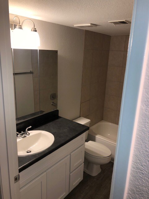 Foto del edificio - 1340 N Recker Rd
