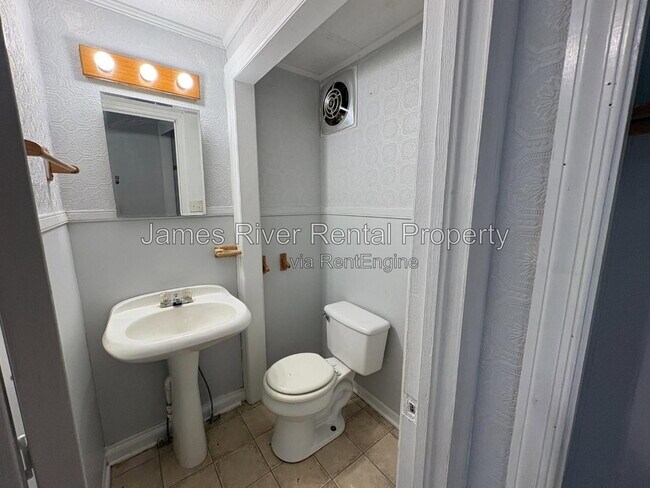 Foto del edificio - 1312 Laurel Ln
