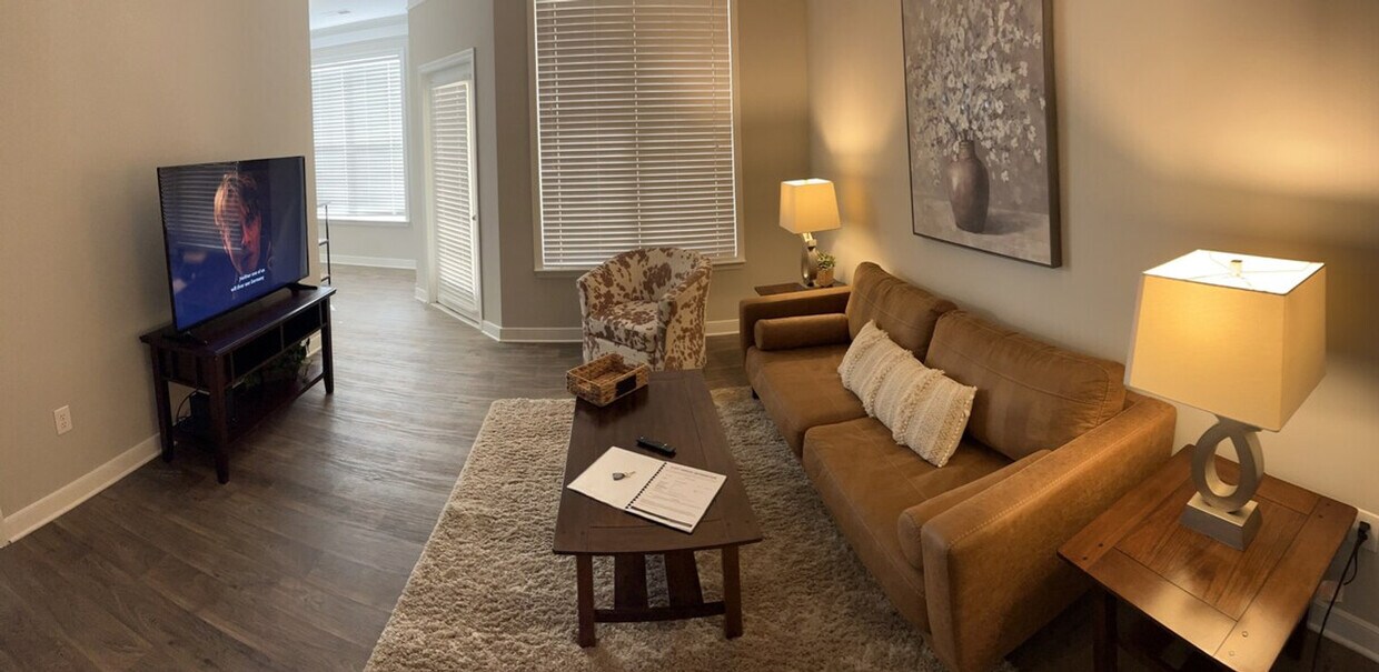 Foto principal - 1024 Cranbrook Dr