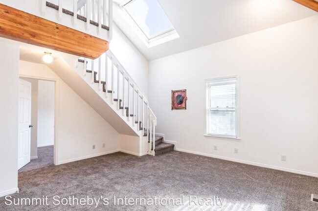 Building Photo - 3 br, 2 bath House - 332 Woodside Avenue #2