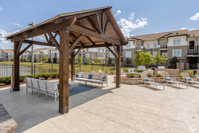 Pool Area - Silver Oaks