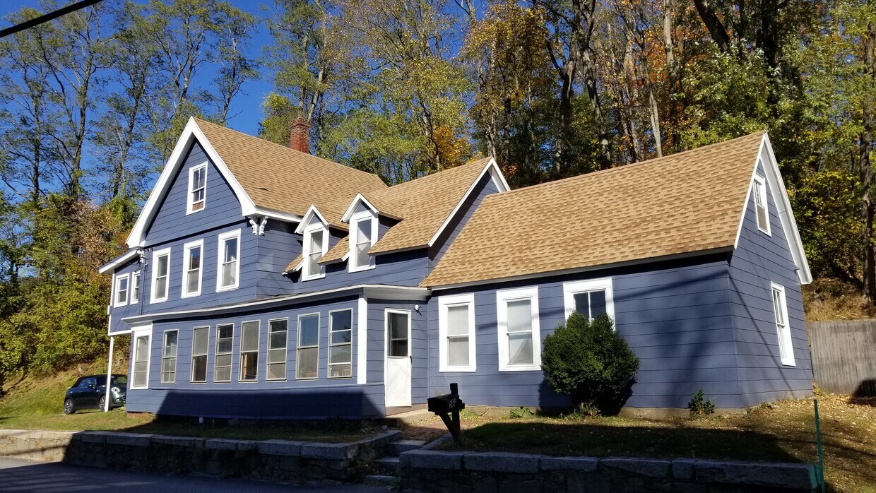 56 Merrimack St, Hooksett, NH 03106 Townhome Rentals in Hooksett NH