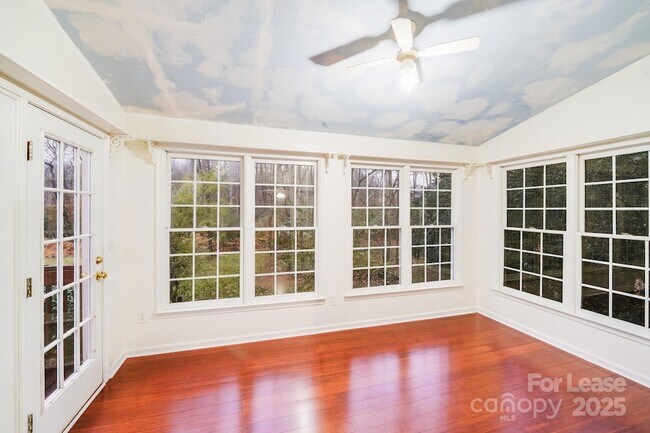 Foto del edificio - 4405 Candalon Way