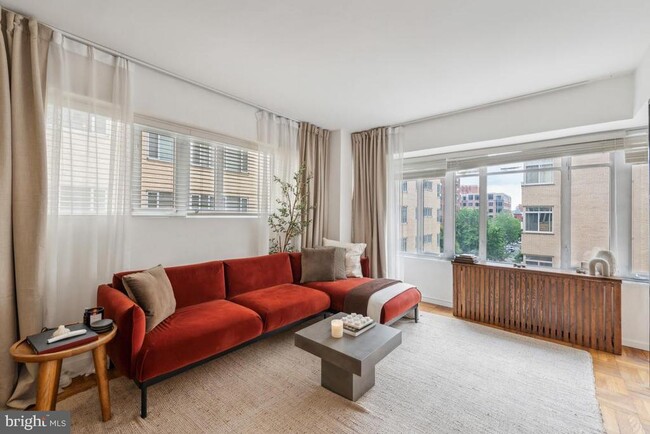 Foto del edificio - 1711 Massachusetts Ave NW