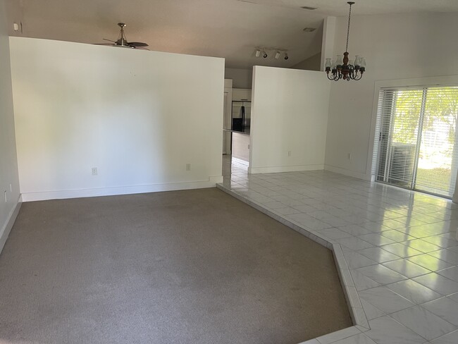 Living & Daning room - 11020 SW 146th Pl