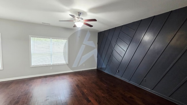 Building Photo - 208 Persian Ivy Way