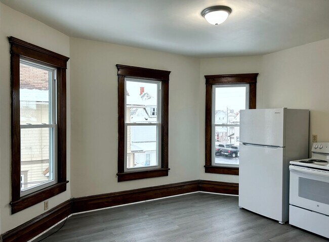 Foto del edificio - Recently Updated first floor apartment within walking distance to Main St  Grove City !