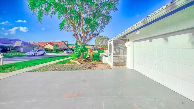 Building Photo - 9685 El Clair Ranch Rd