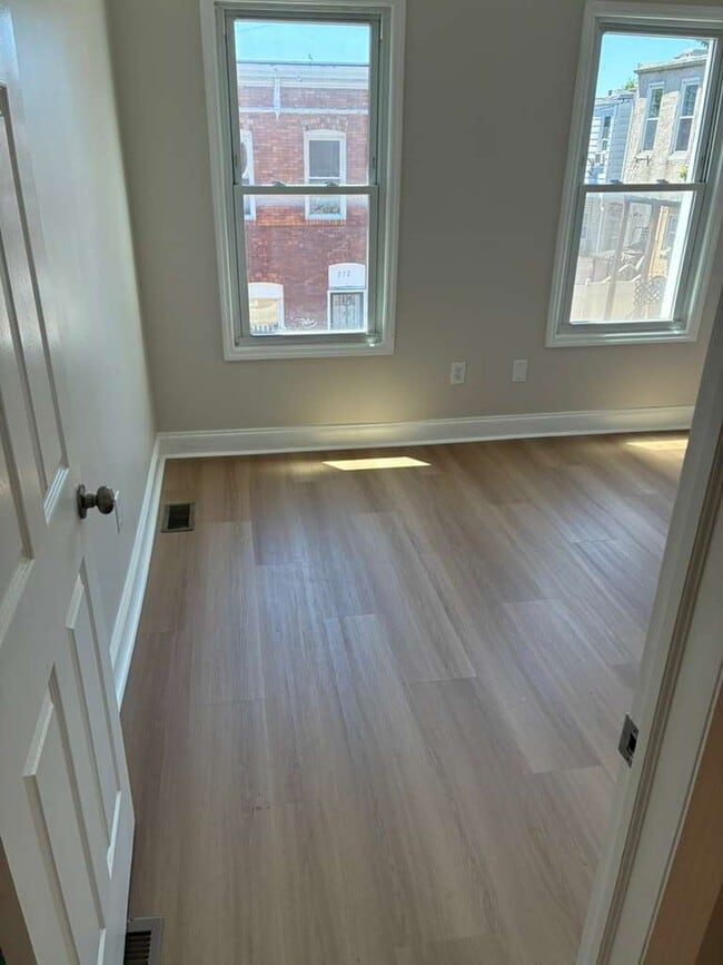 Foto del edificio - 211 N Streeper St