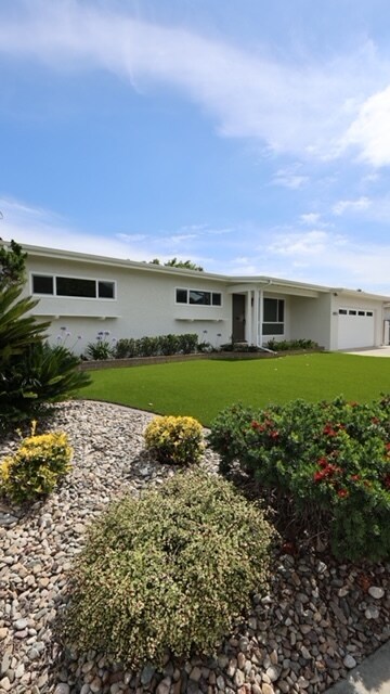 Foto del edificio - 8851 Geraldine Ave