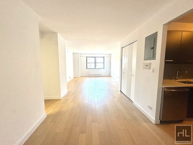 Building Photo - East 39th Street