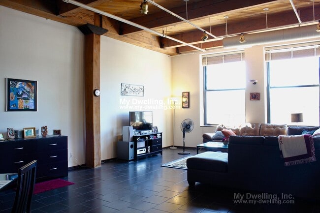 Building Photo - 312 E Buffalo St