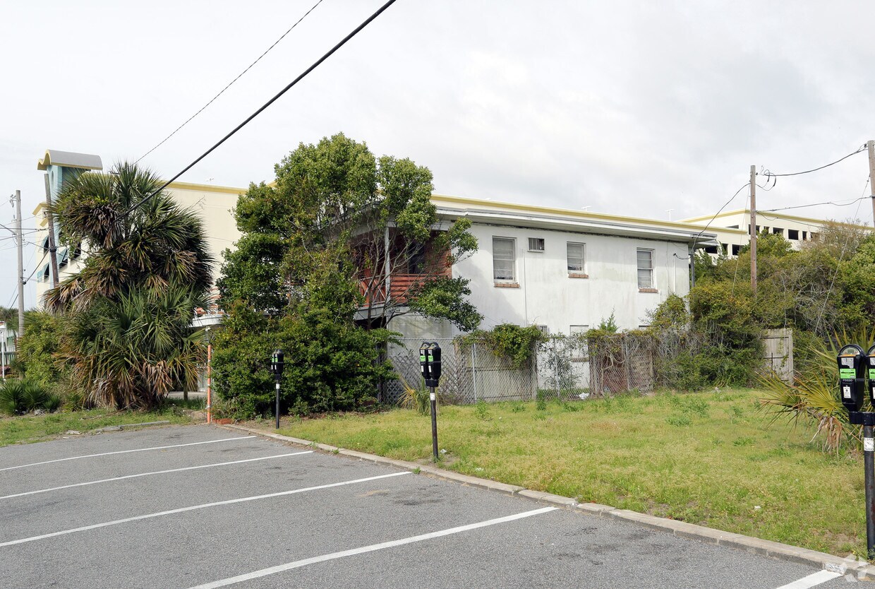Building Photo - 505 Flagg St