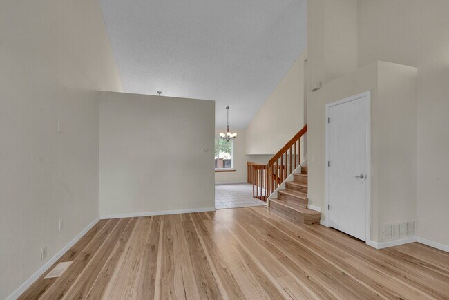 Building Photo - $2,895, 4 bed, 3 bath, located in Westmins...