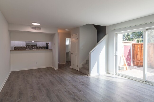 Foto del interior - Woodburn Townhomes