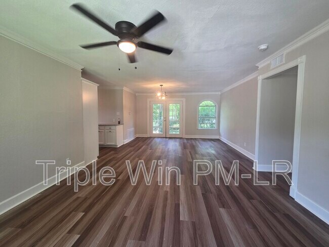 Foto del edificio - 8700 Winston Dr