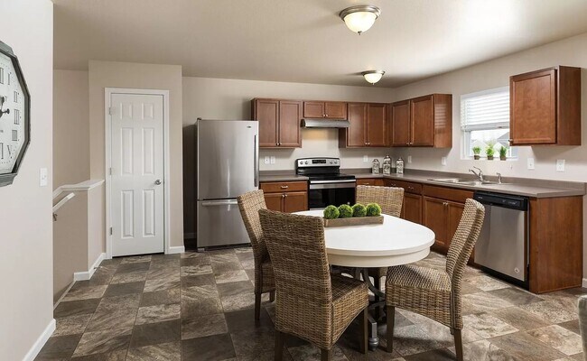 Building Photo - Best Priced New Home in Galesburg!