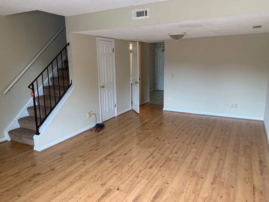 Photo - 1761 Wire Road, 04-12