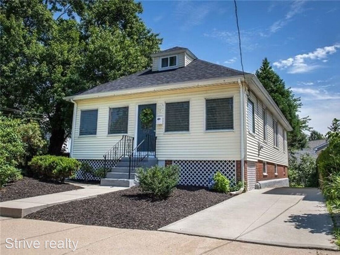 Primary Photo - 5 br, 1.5 bath House - 547 Mount Pleasant Ave