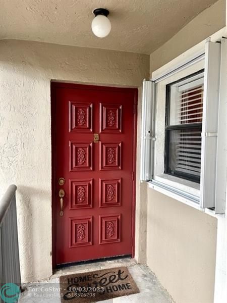 Building Photo - 9649 Riverside Dr