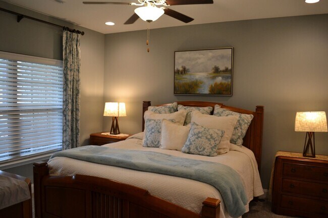 Foto del edificio - Beautiful Townhome Villa in Millstone Community
