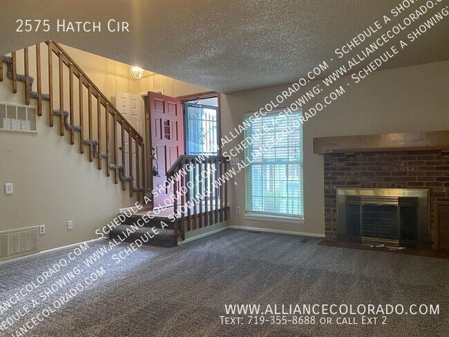 Building Photo - 2575 Hatch Cir