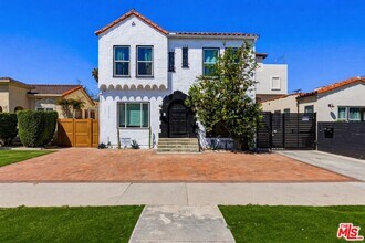 Building Photo - 3429 Edgehill Dr