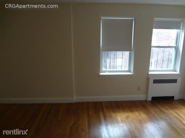 Building Photo - 385 Broadway