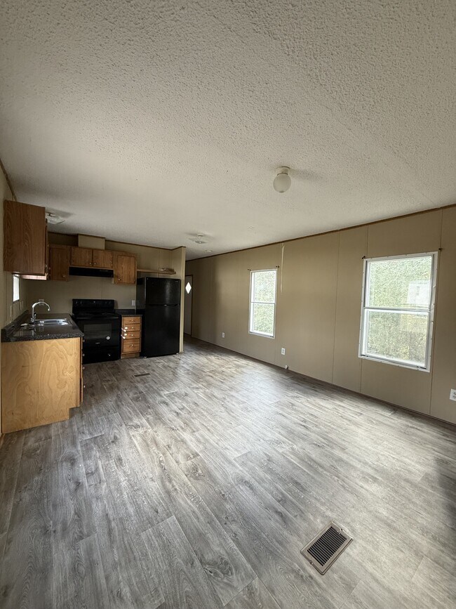 Foto del edificio - 125 Deer Creek Rd