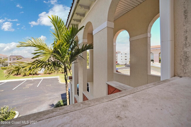 Building Photo - 117 Lancha Cir