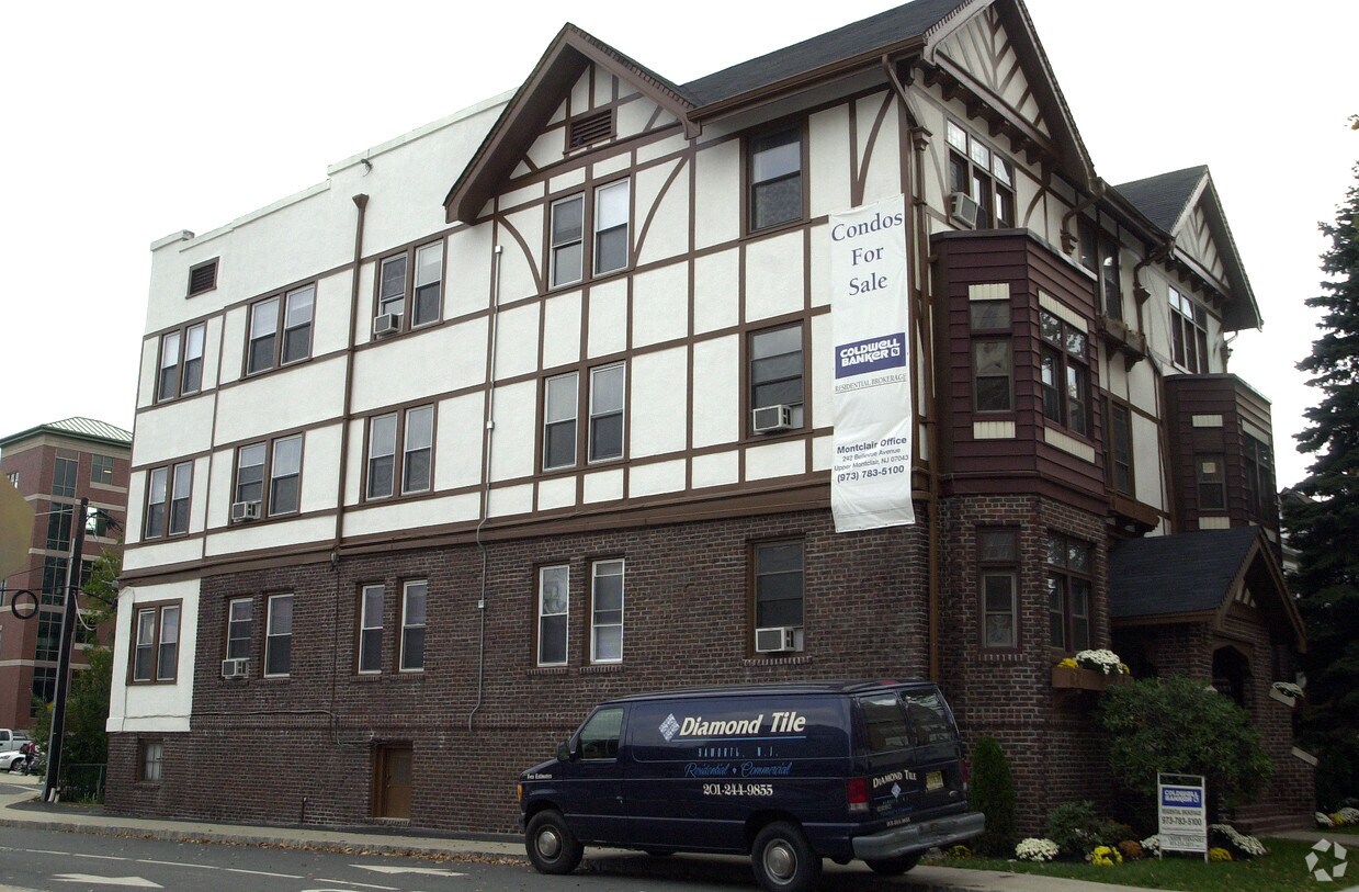 Building Photo - 51 S Park St