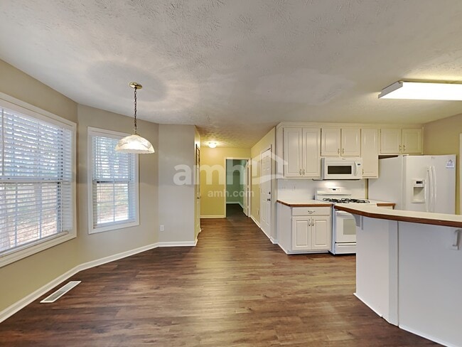 Building Photo - 682 Simon Park Cir