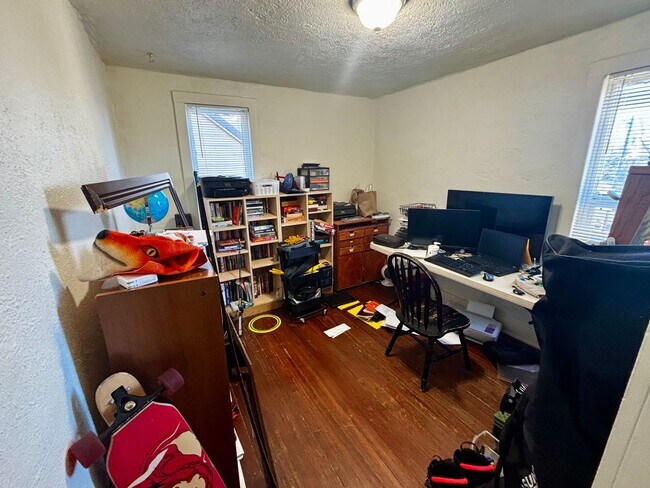 Building Photo - 617 S Jefferson St