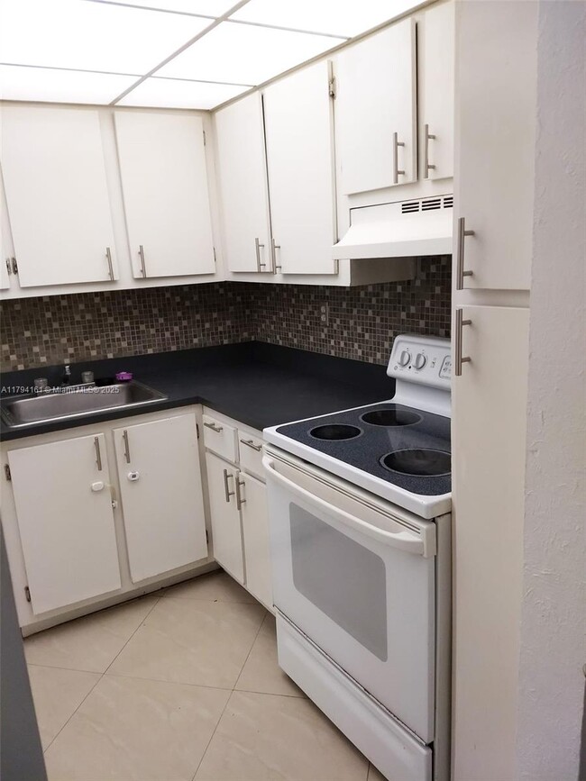 Foto del edificio - 4394 NW 9th Ave