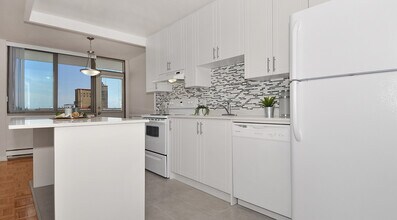 Building Photo - 411 Eglinton Ave E