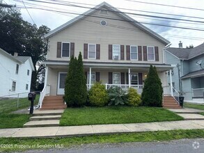 Building Photo - 146 S Everett Ave