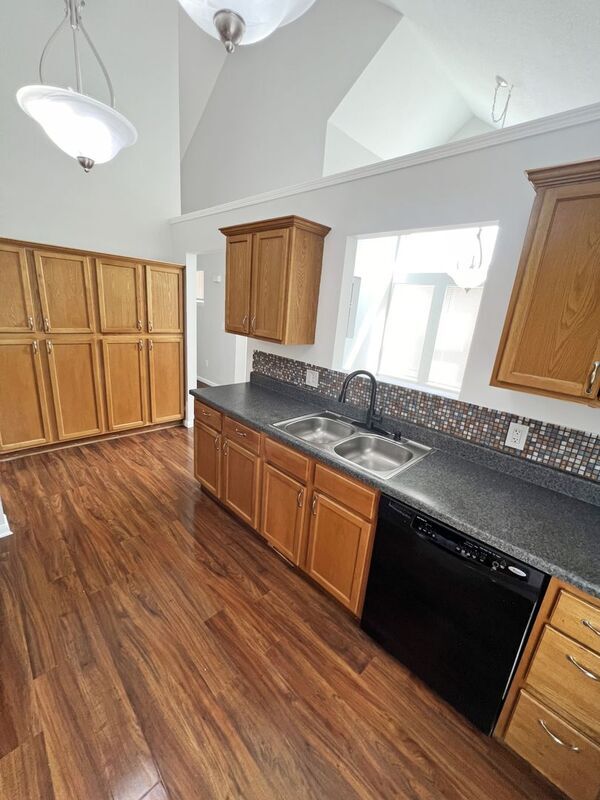 Building Photo - 4934 Olive St