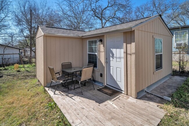 Building Photo - 162 Mc Dougal Ave