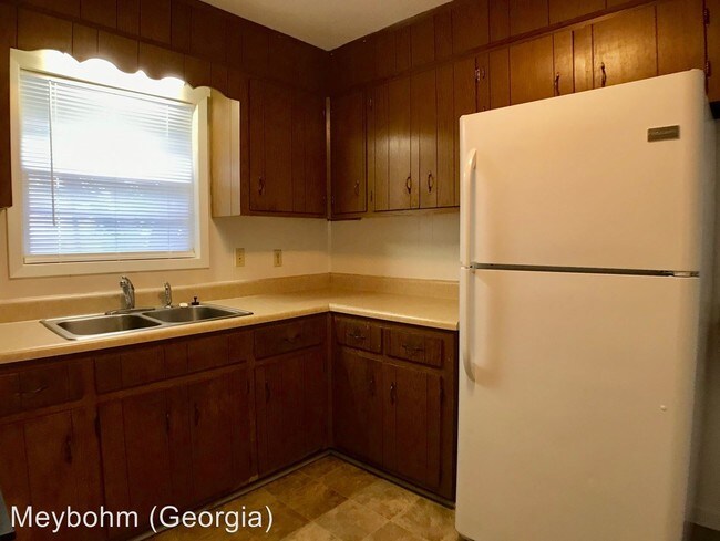 Building Photo - 3 br, 1.5 bath House - 105 Concord Street