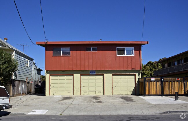 Building Photo - 860 33rd St