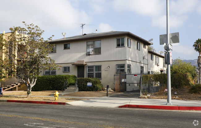 Edificio - Harold Way