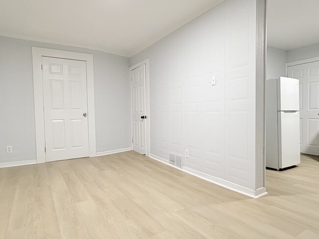 Photo du bâtiment - 1011 Albert Rd