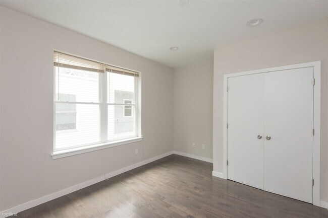 Foto del edificio - 2 br, 1 bath Duplex - 1822 HARLAN ST Unit 102