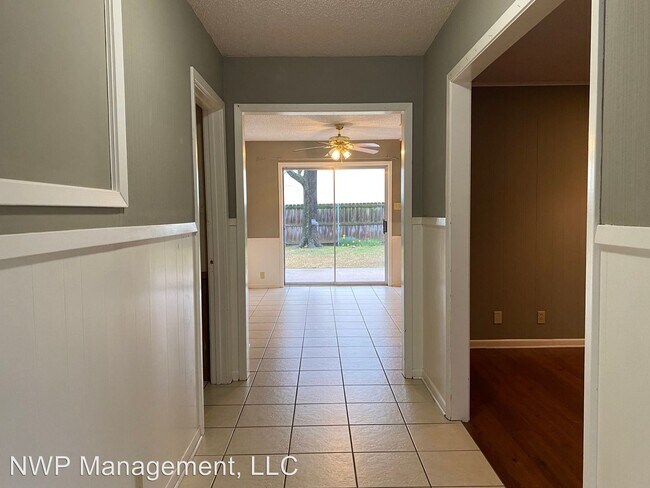 Building Photo - 4 br, 2 bath House - 7404 Holly Oak Dr