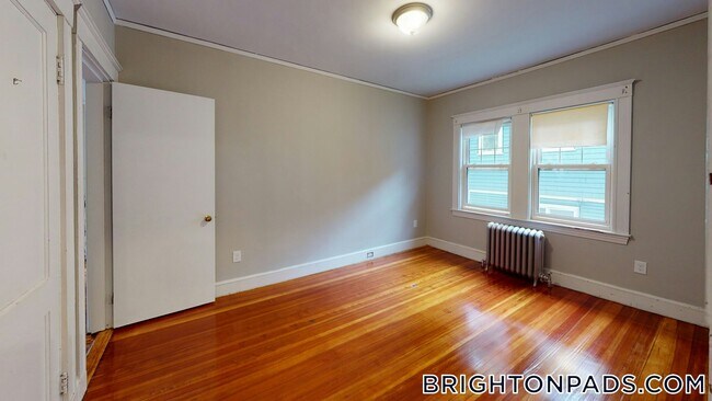 Foto del edificio - 20-22 Upcrest Rd.