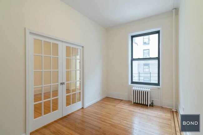 Building Photo - 218 W 72nd St