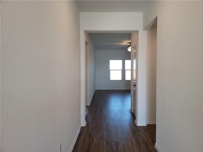 Foto del edificio - 1001 Bluejack Wy