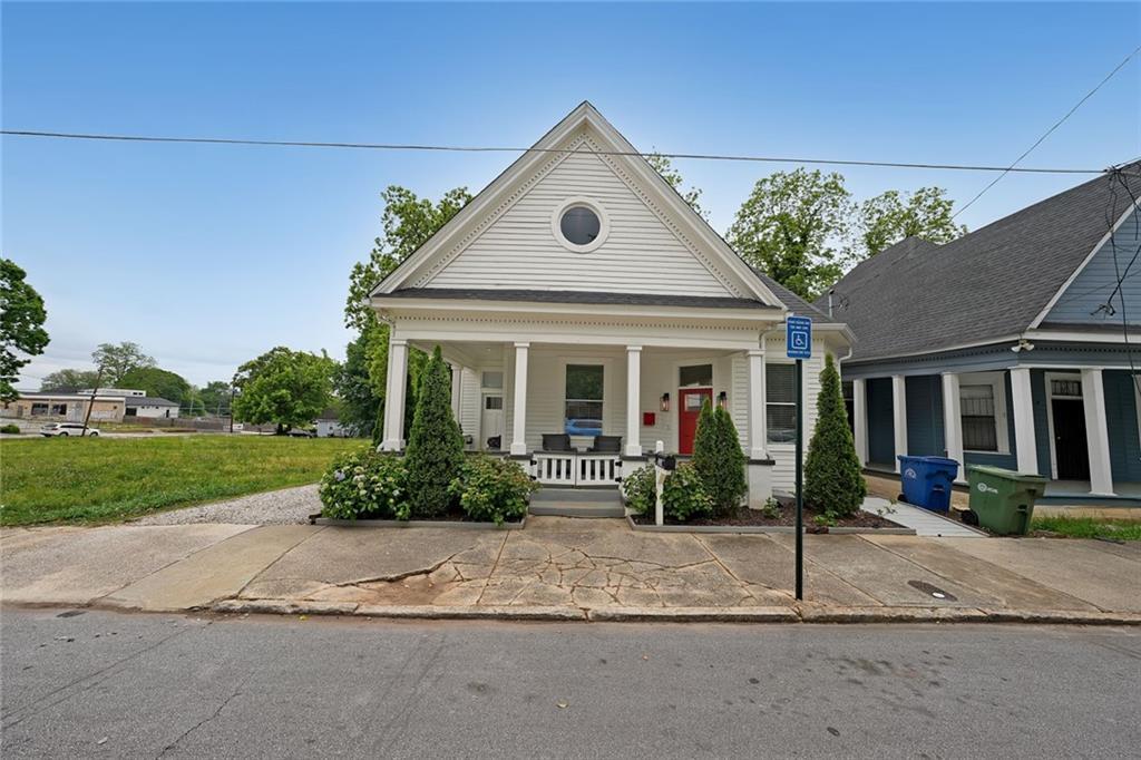 Primary Photo - 224 Bass St SW