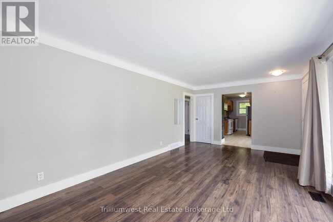 Building Photo - 284 Trott Dr