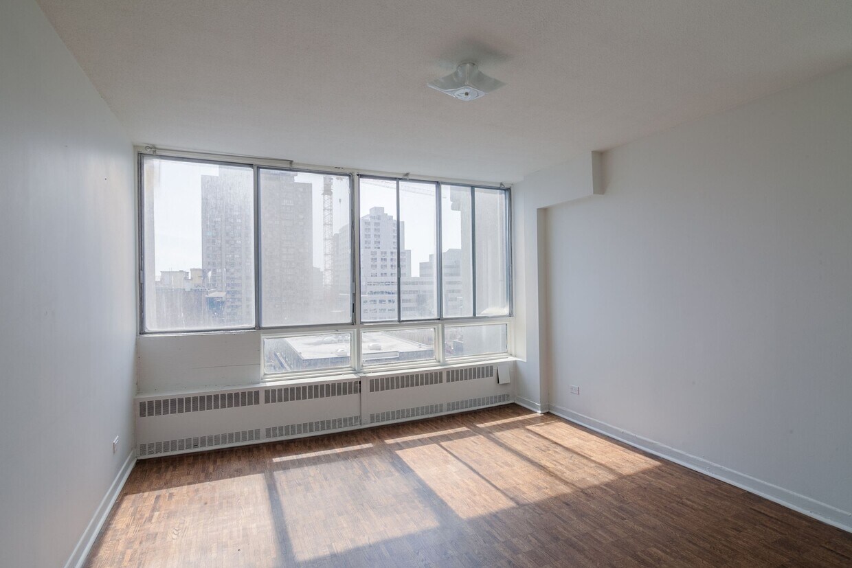 Photo principale - 1975 Maisonneuve Blvd W